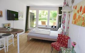 Ostseekoje Timmendorfer Strand , Parkplatz , 100 M Zum Strand